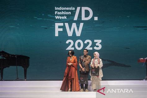 Indonesian Fashion Week: Ein Kaleidoskop der kulturellen Identität und des modernen Designs